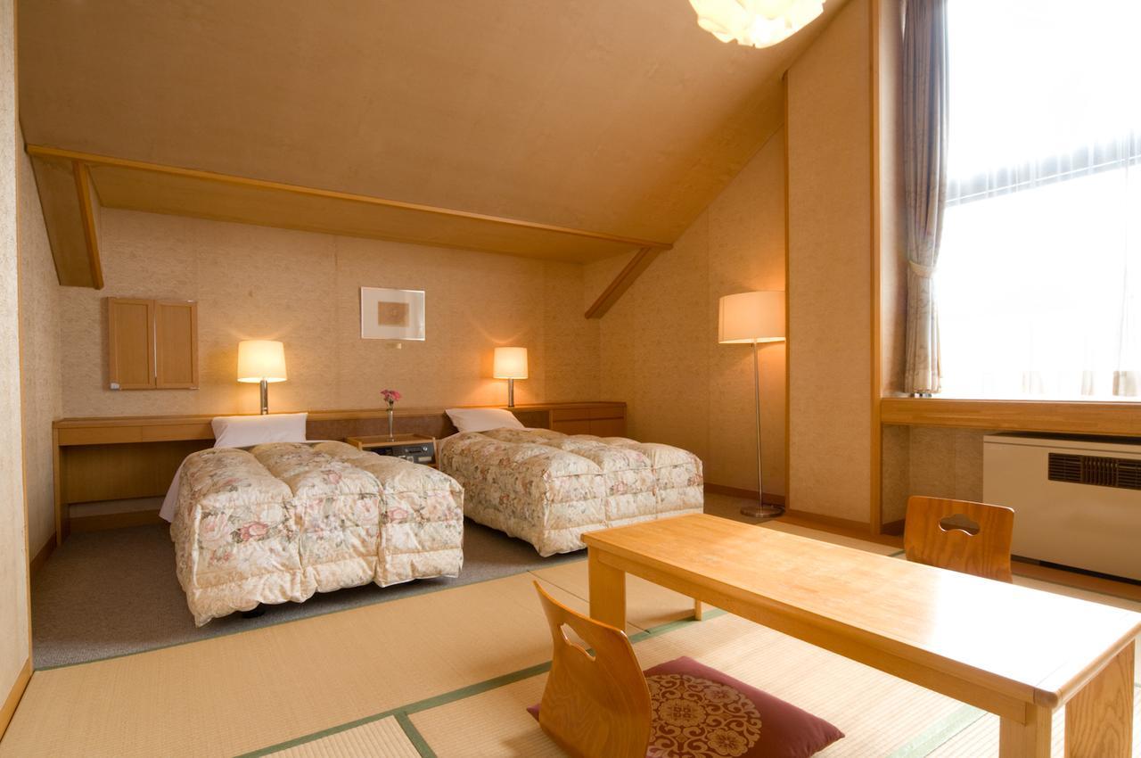 Hotel Kasuga No Mori à Saku Extérieur photo